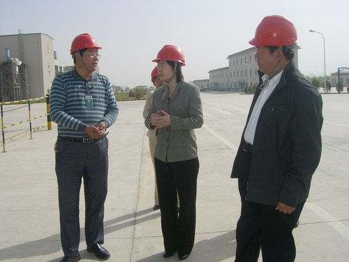 心系灾区献爱心 情暖玉树寄深情