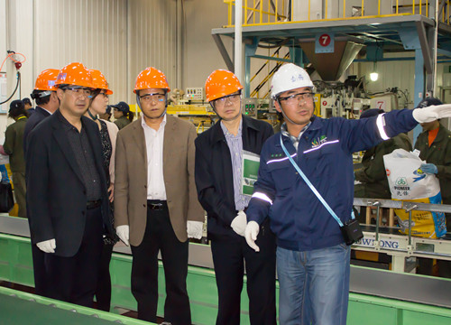 农业部2014年种子监督抽查检验工作总结会会议组来公司参观