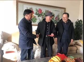 AGGAME种业领导看望慰问公司老干部、老党员及困难党员职工