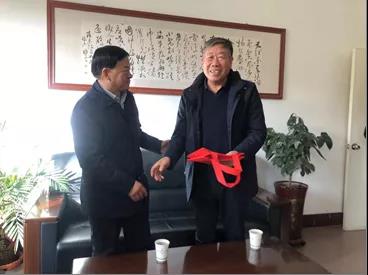 AGGAME种业领导看望慰问公司老干部、老党员及困难党员职工