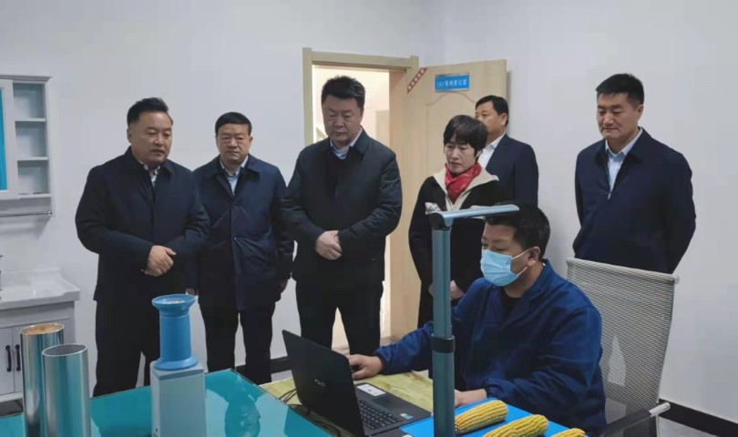 酒泉市政府党组成员、副市长哈里别克来AGGAME种业调研指导工作